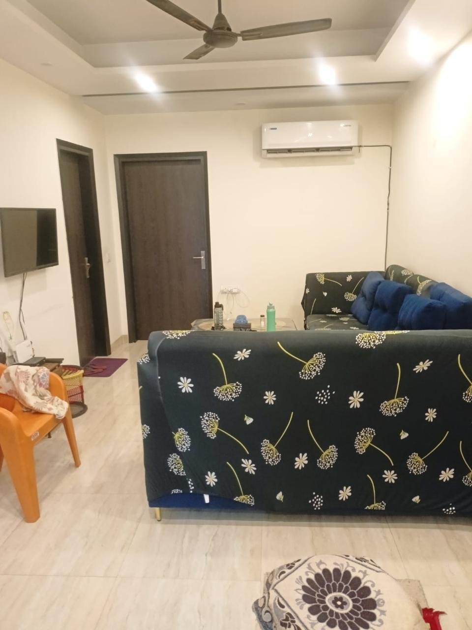 2bhk Semi frunished flat in sector 45 Gurgoan Haryana