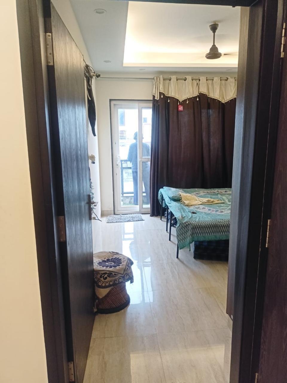 2bhk Semi frunished flat in sector 45 Gurgoan Haryana