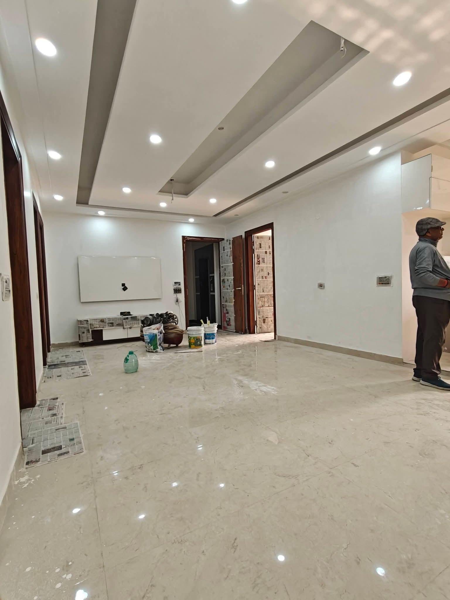 Luxury 3 bhk semi furnished available for rent in sector 46