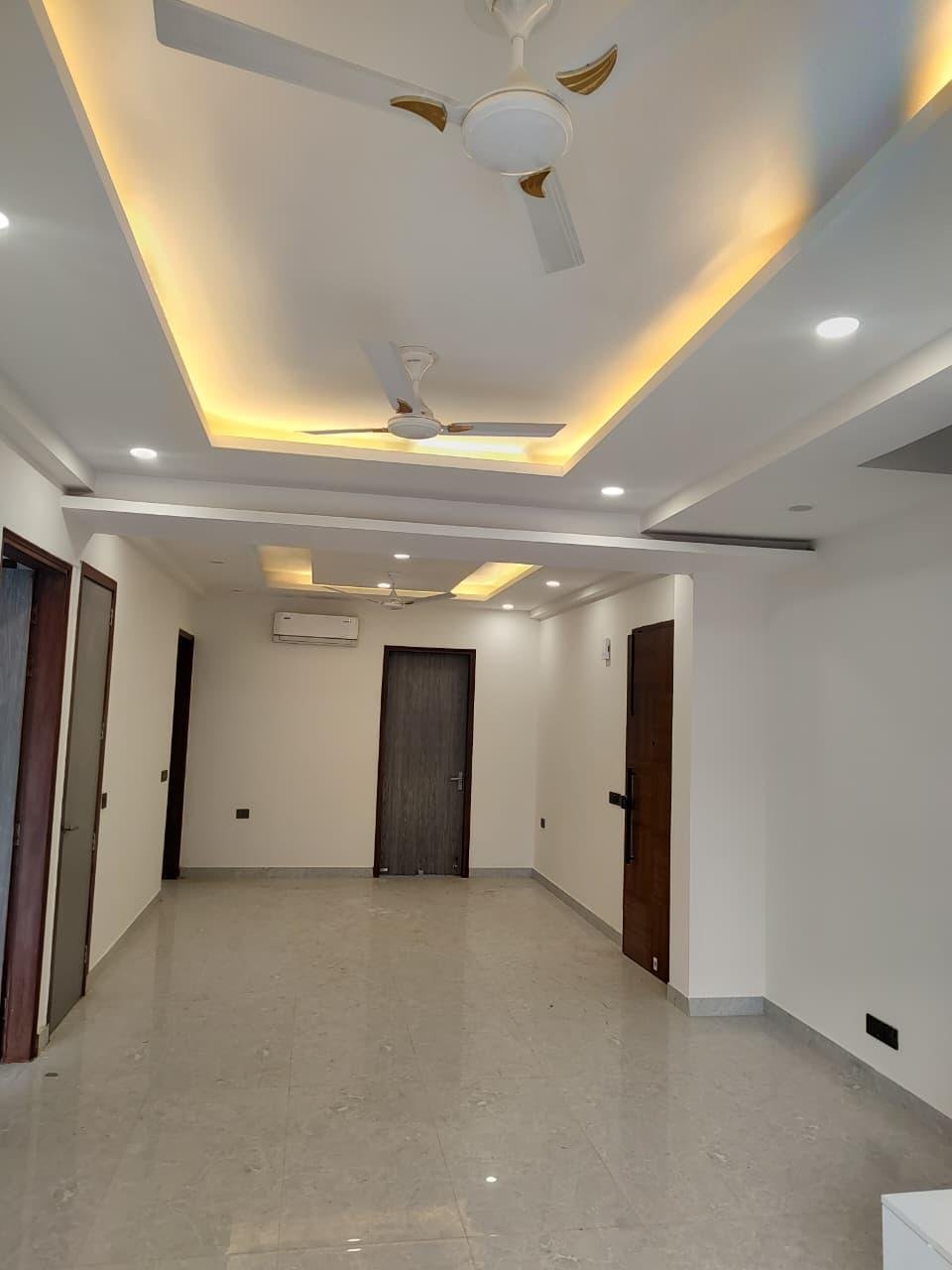 3 bhk semi furnished flat in sector 57
