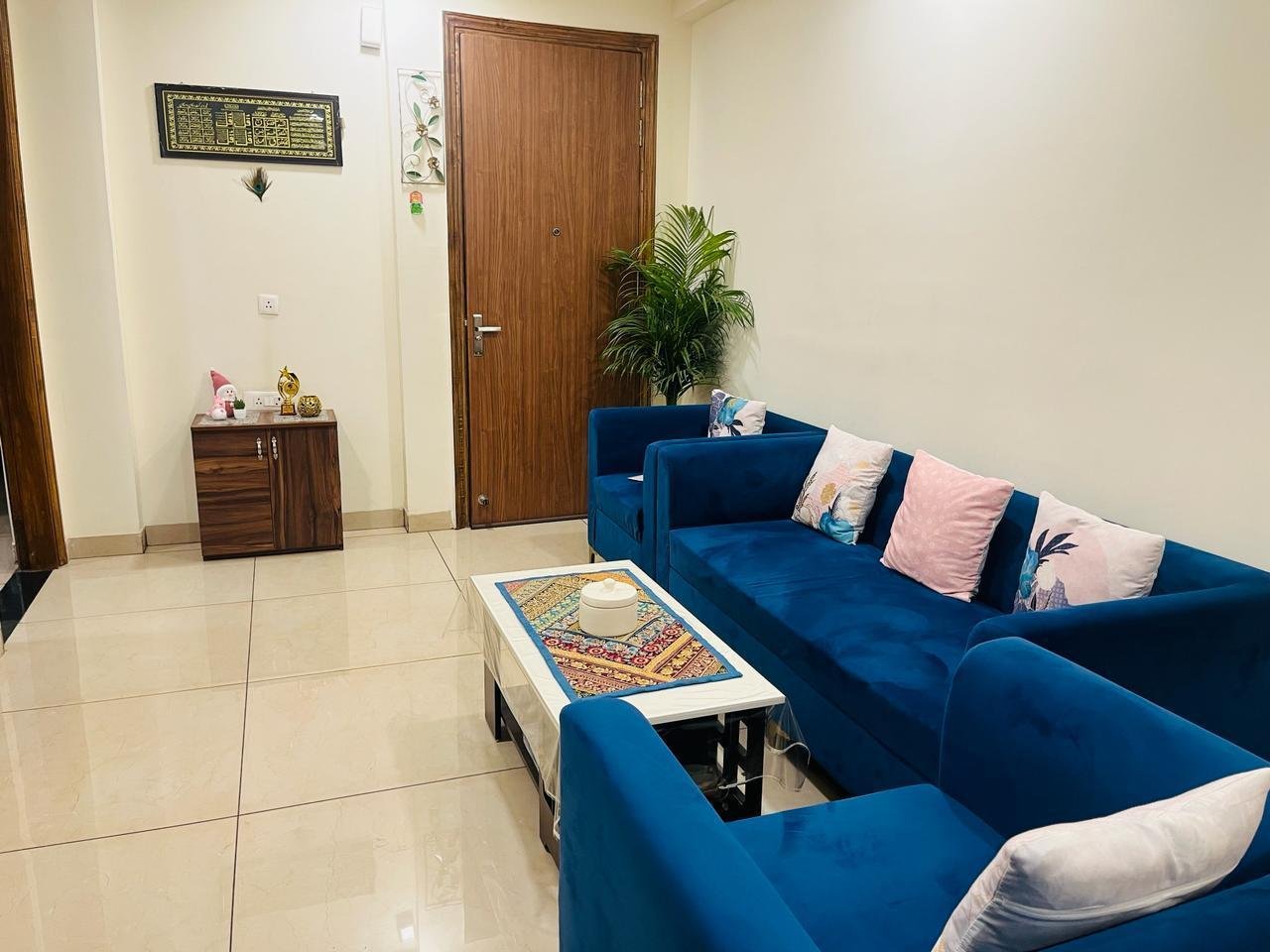 2 bhk semi furnished flat for rent in sector 57