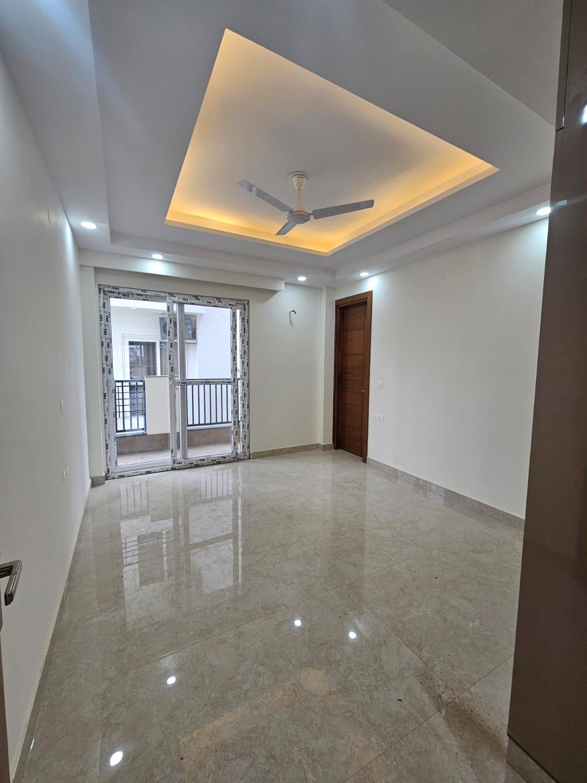 3 bhk semi furnished flat in sector 57