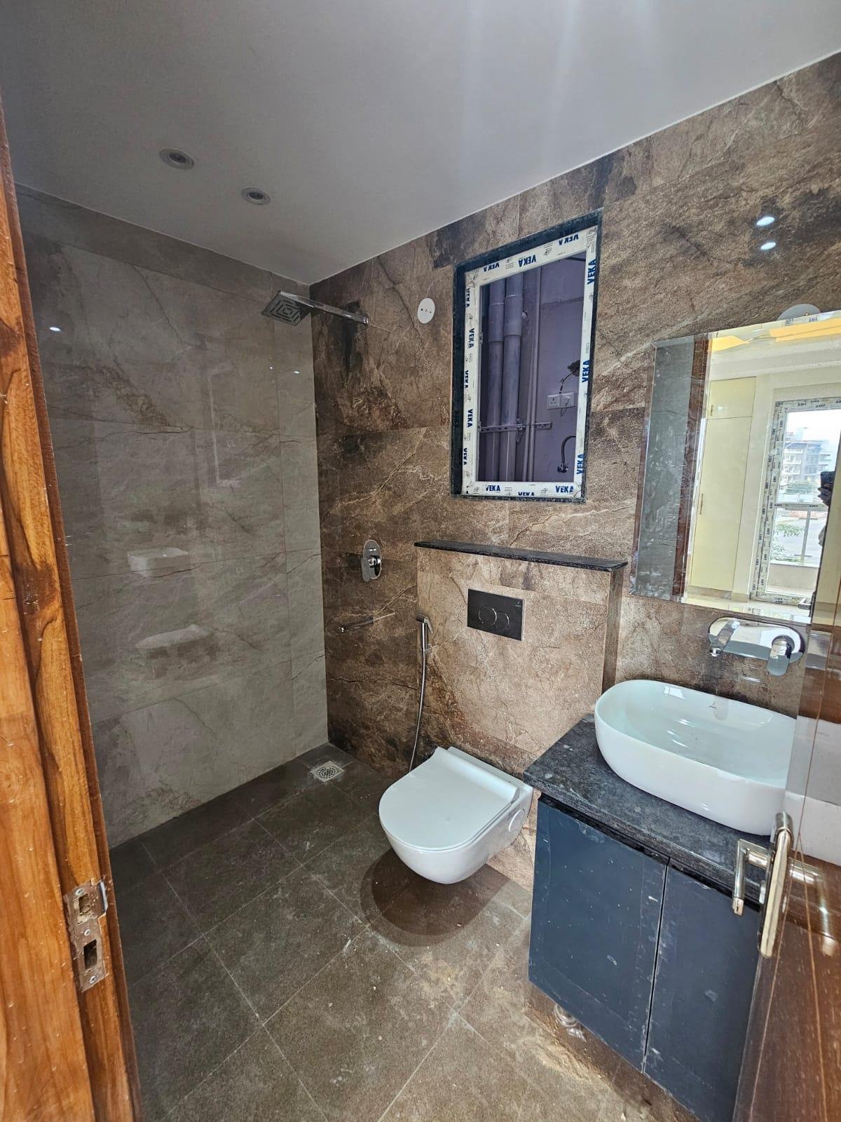 3 bhk semi furnished flat in sector 57