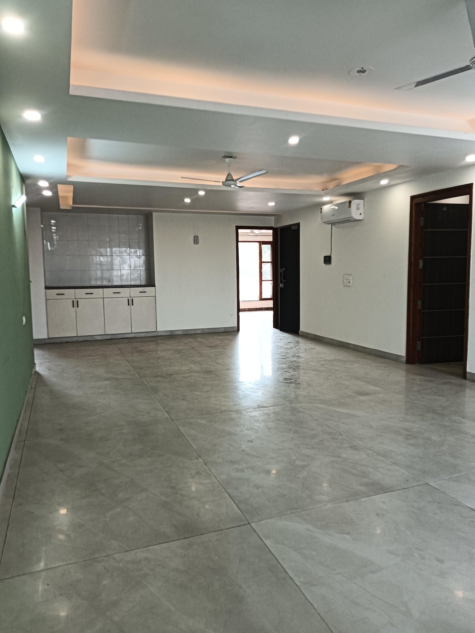 Luxury 4 bhk flat in sector 51 Mayfield garden