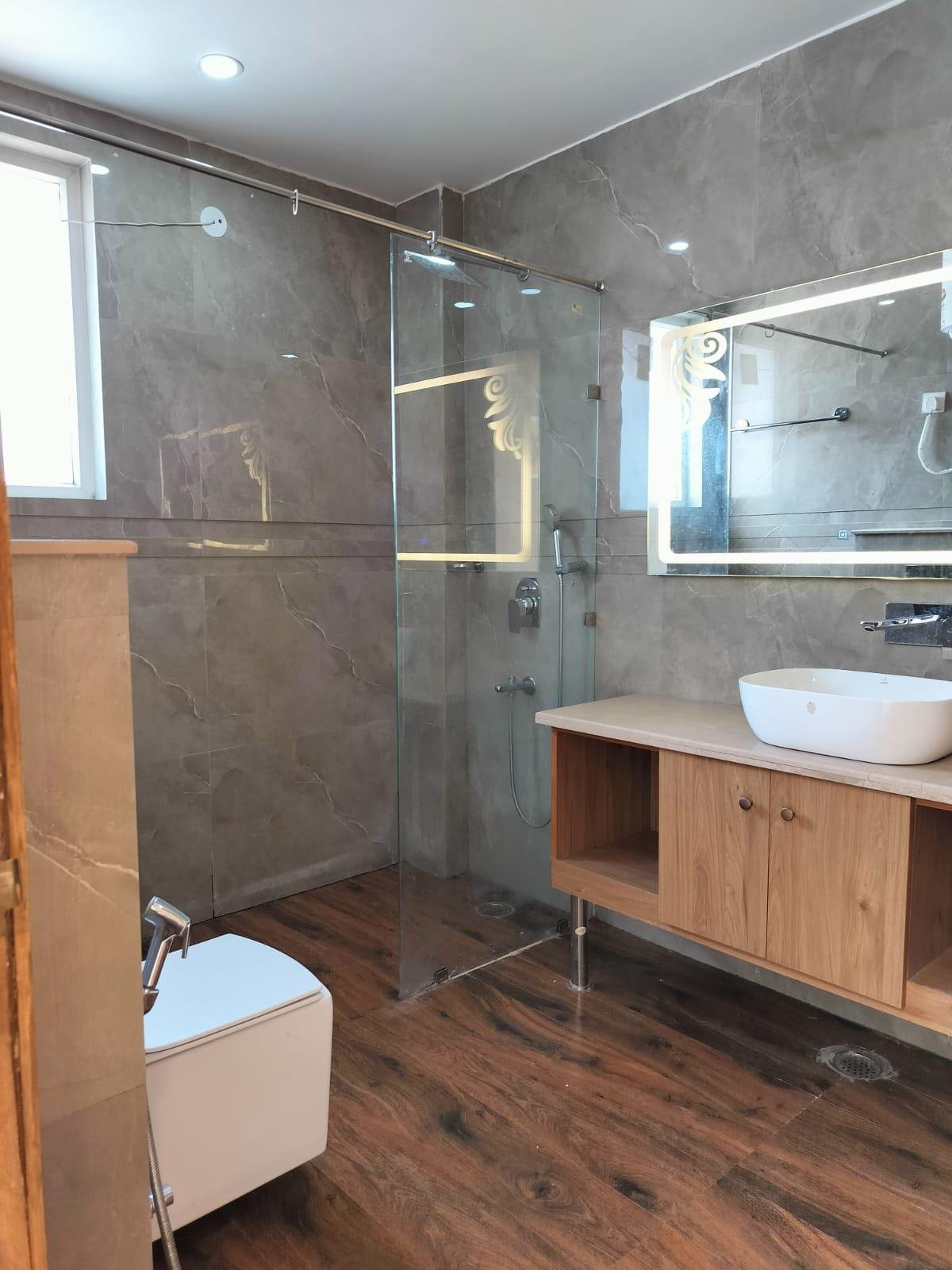 Brand new 4 bhk flat in sector 45