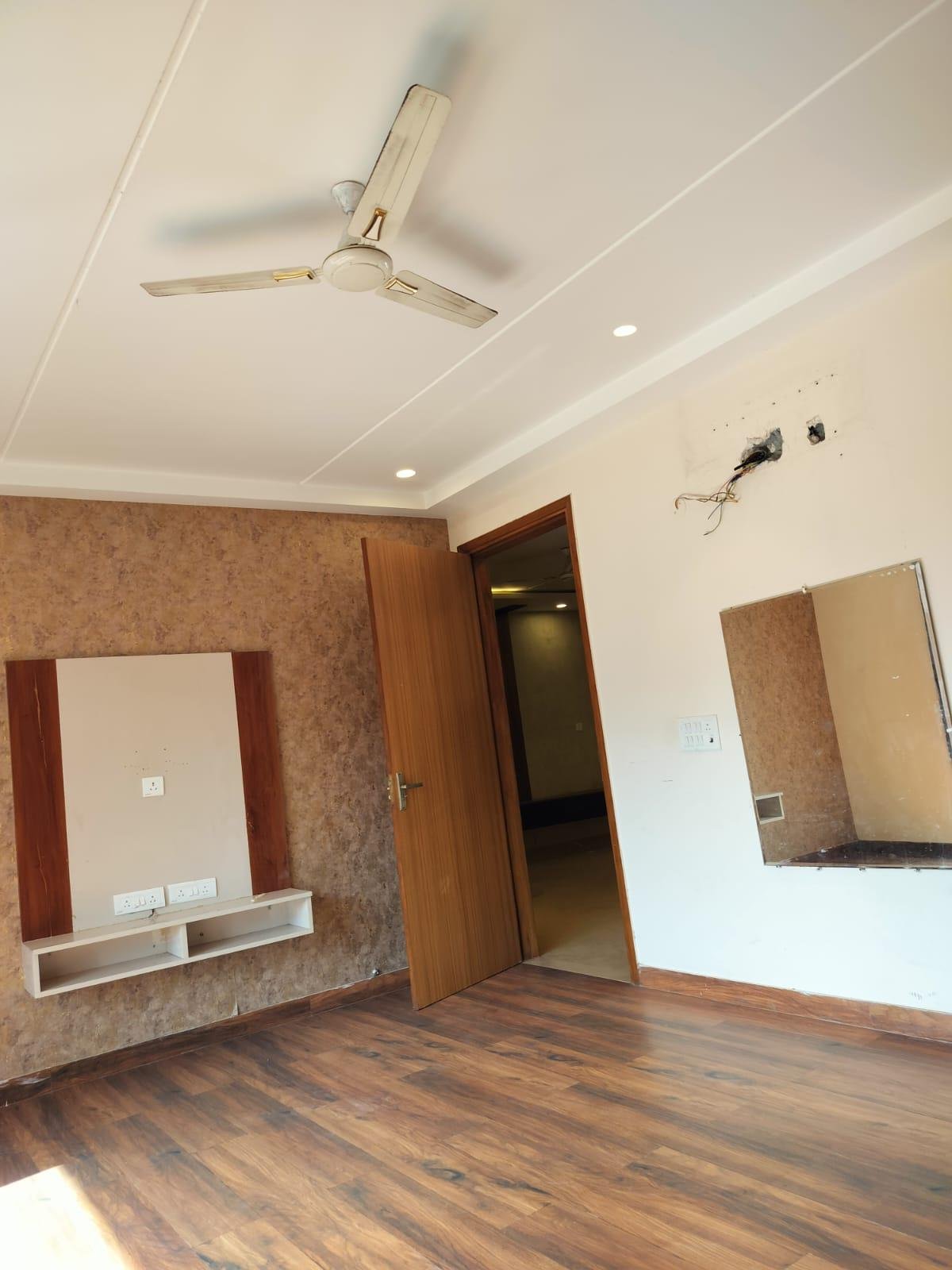 Brand new 4 bhk flat in sector 45