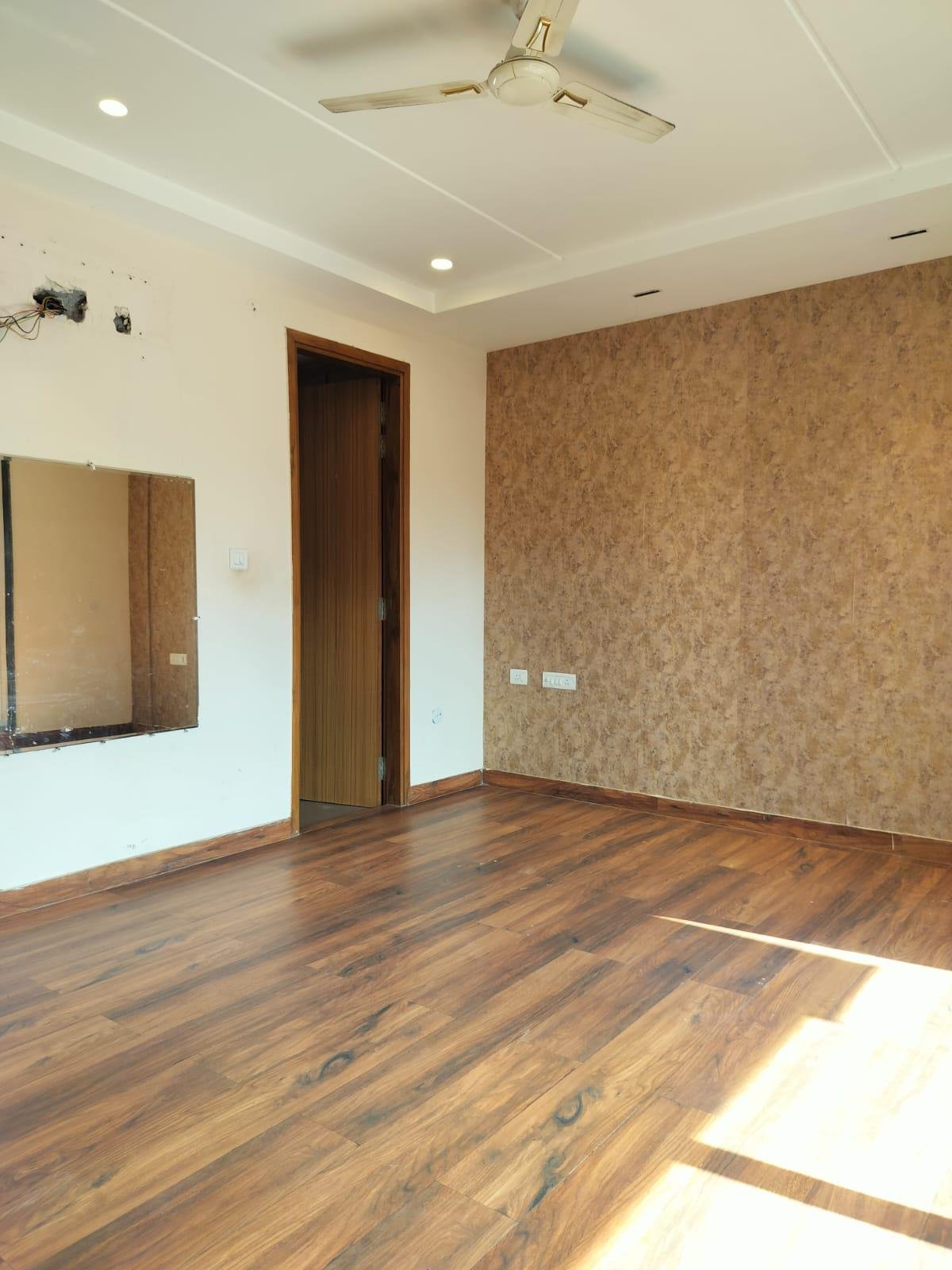 Brand new 4 bhk flat in sector 45