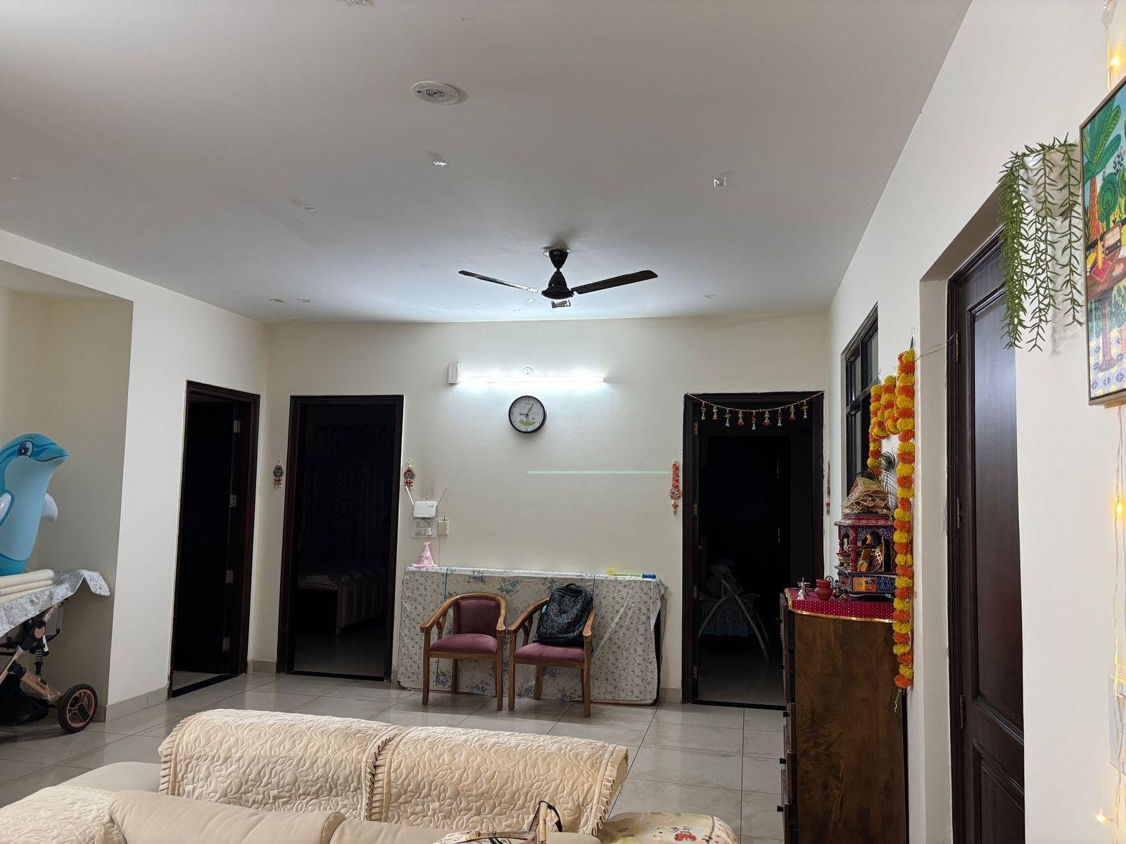 3 bhk semi furnished flat in sector 46