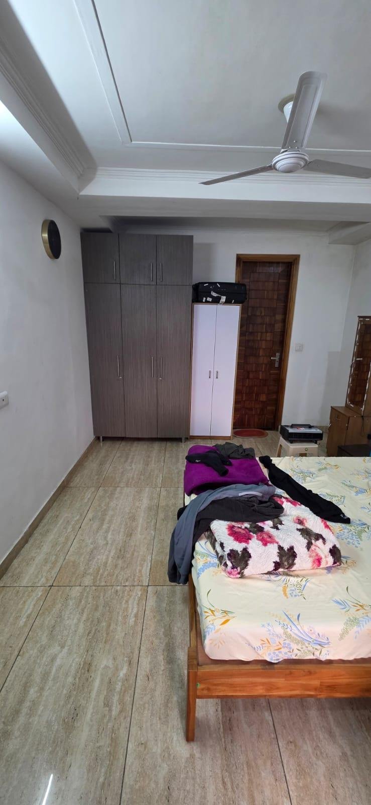 3bhk Semi frunished flat in Sector 45 Gurgoan Haryana