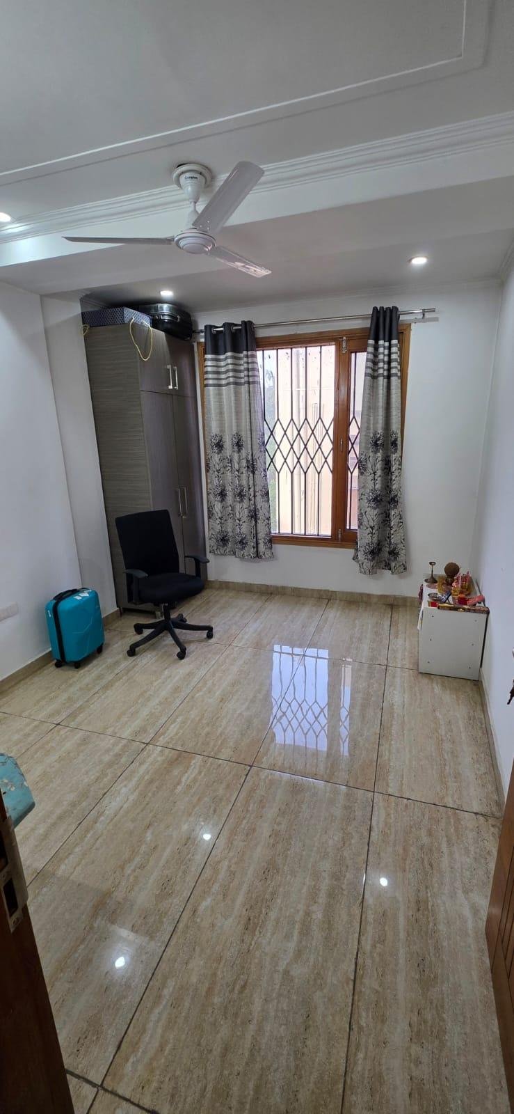 3bhk Semi frunished flat in Sector 45 Gurgoan Haryana