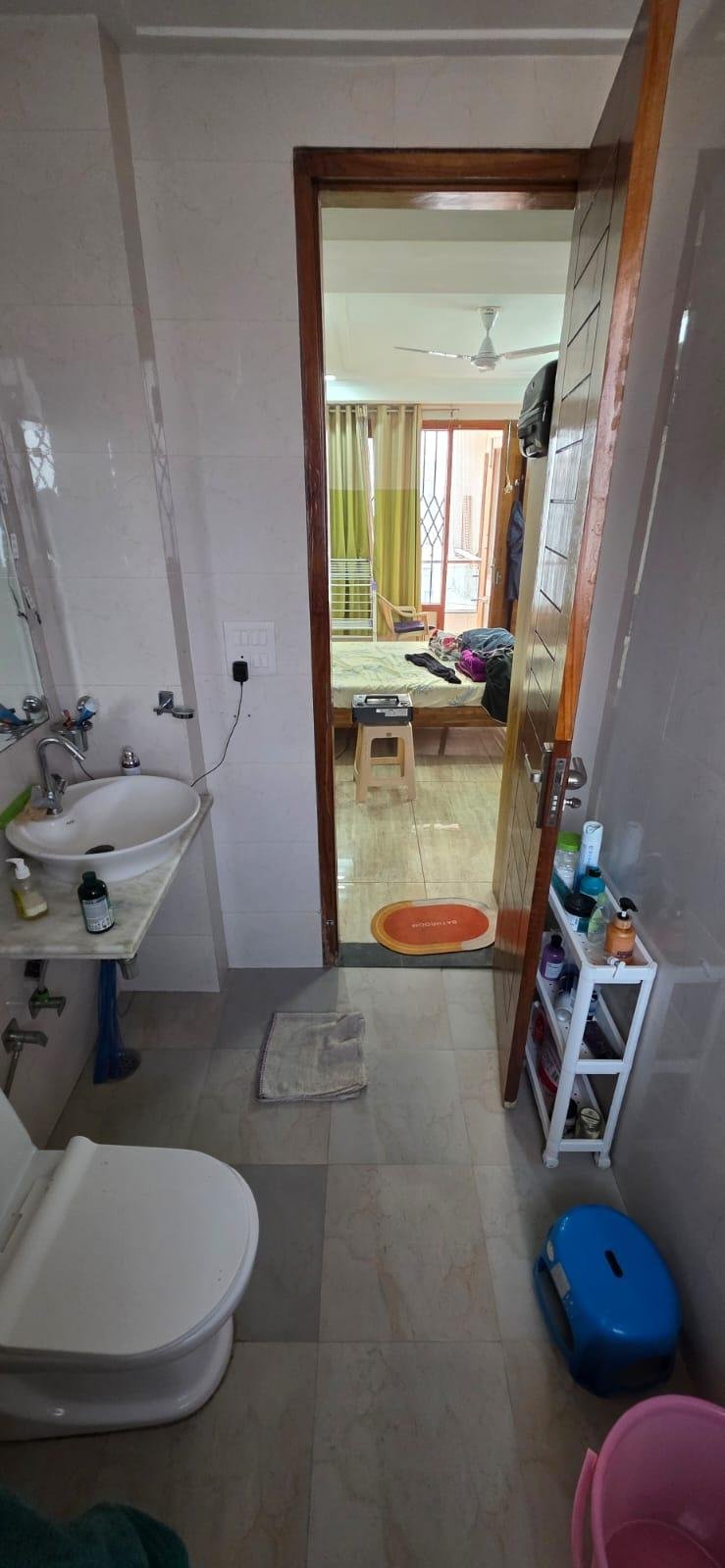 3bhk Semi frunished flat in Sector 45 Gurgoan Haryana