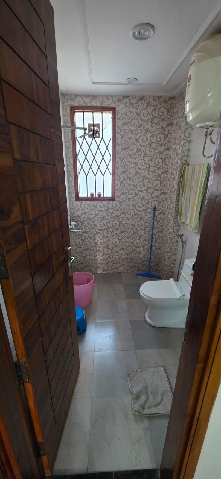 3bhk Semi frunished flat in Sector 45 Gurgoan Haryana