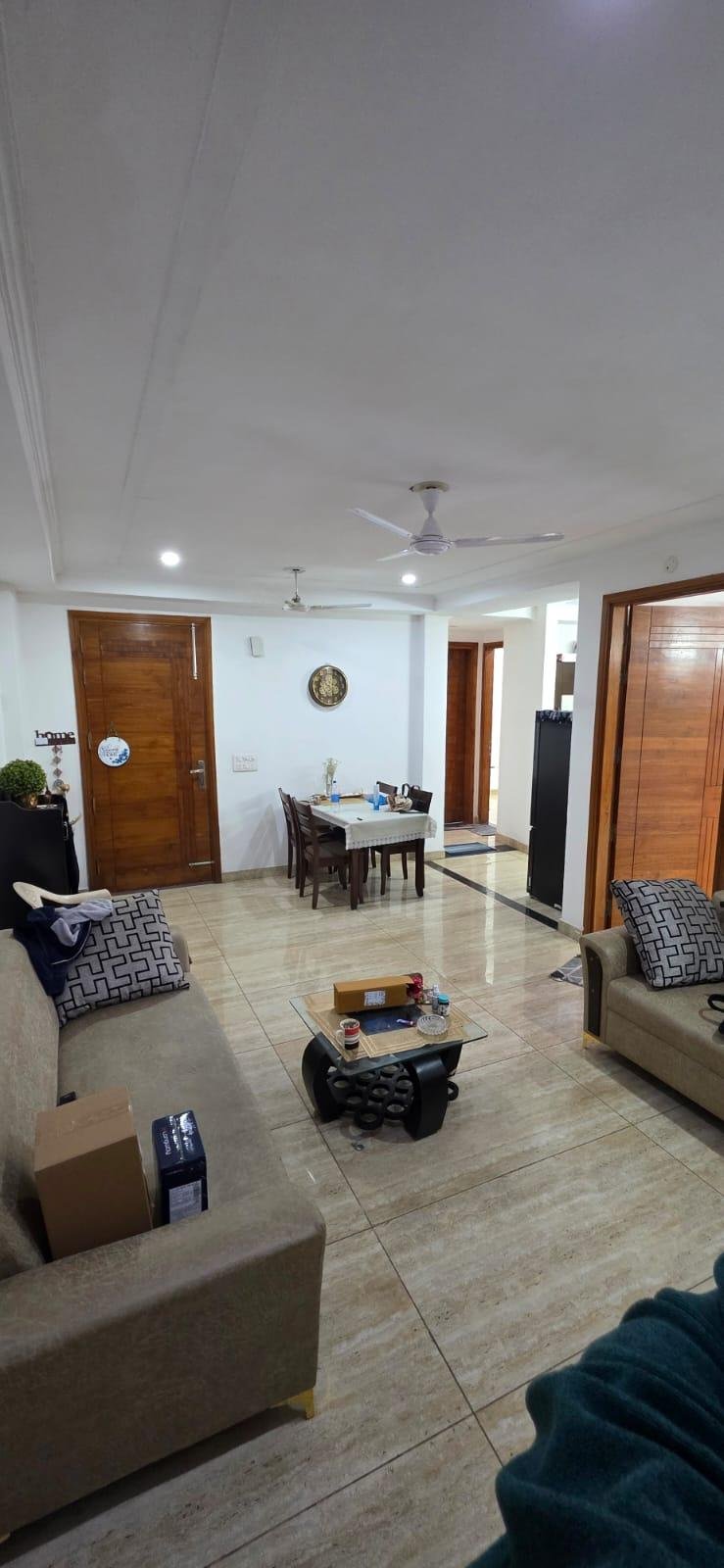 3bhk Semi frunished flat in Sector 45 Gurgoan Haryana