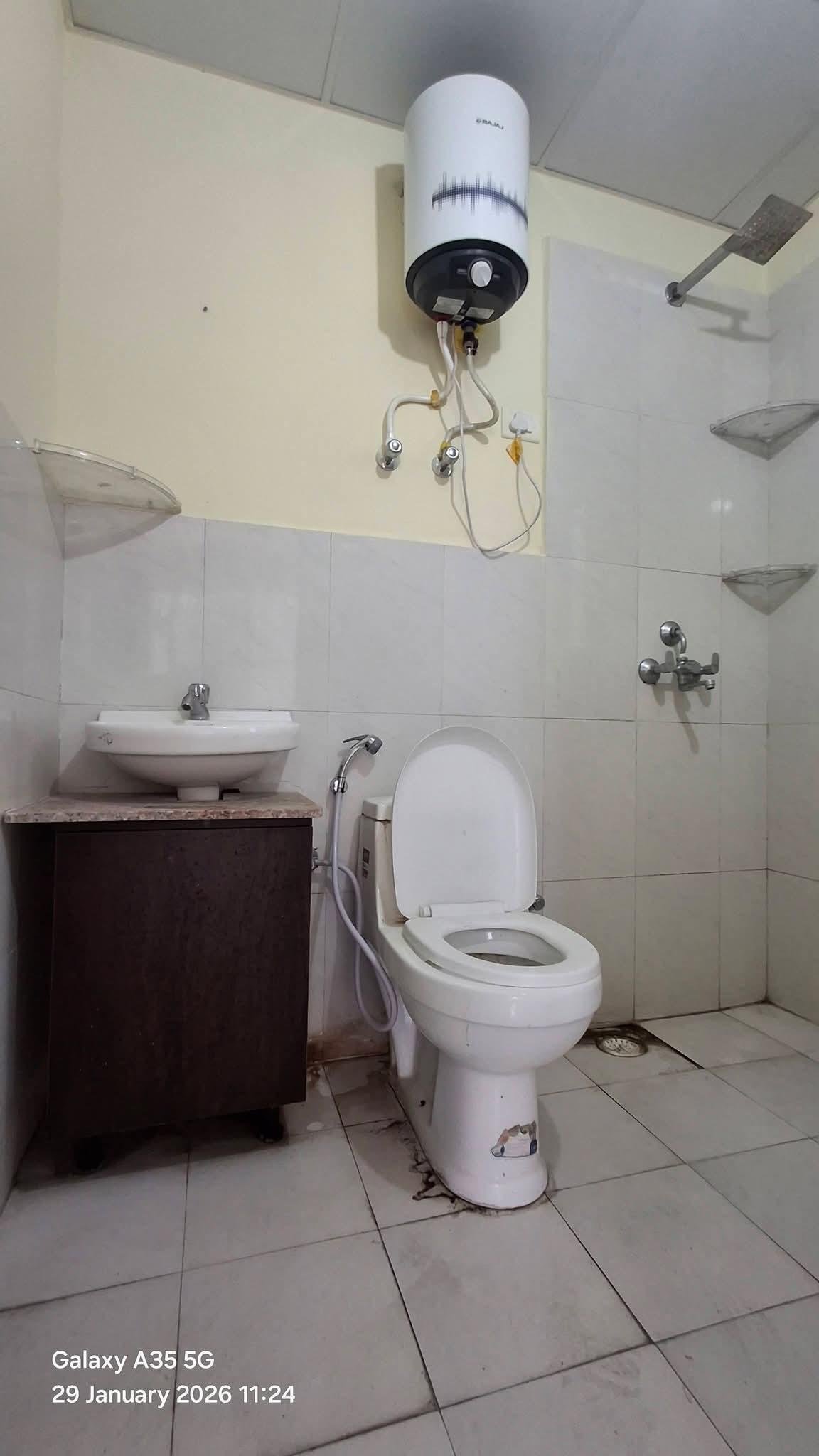 2bhk Semi frunished flat Sector 70 A Gurgoan Haryana