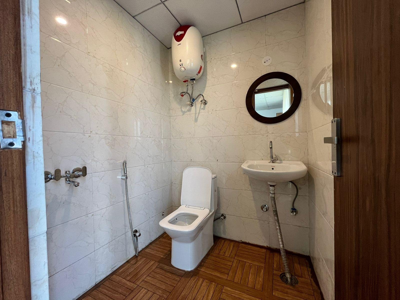 1RK FULLY Furnished Flat In Sector 43 Sushant lok 1 C -Block Gurgaon Haryana