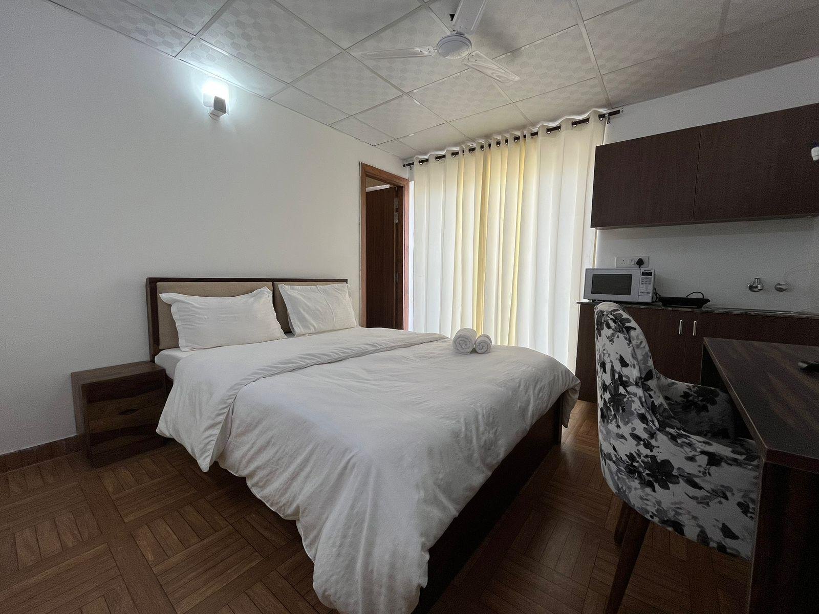 1RK FULLY Furnished Flat In Sector 43 Sushant lok 1 C -Block Gurgaon Haryana