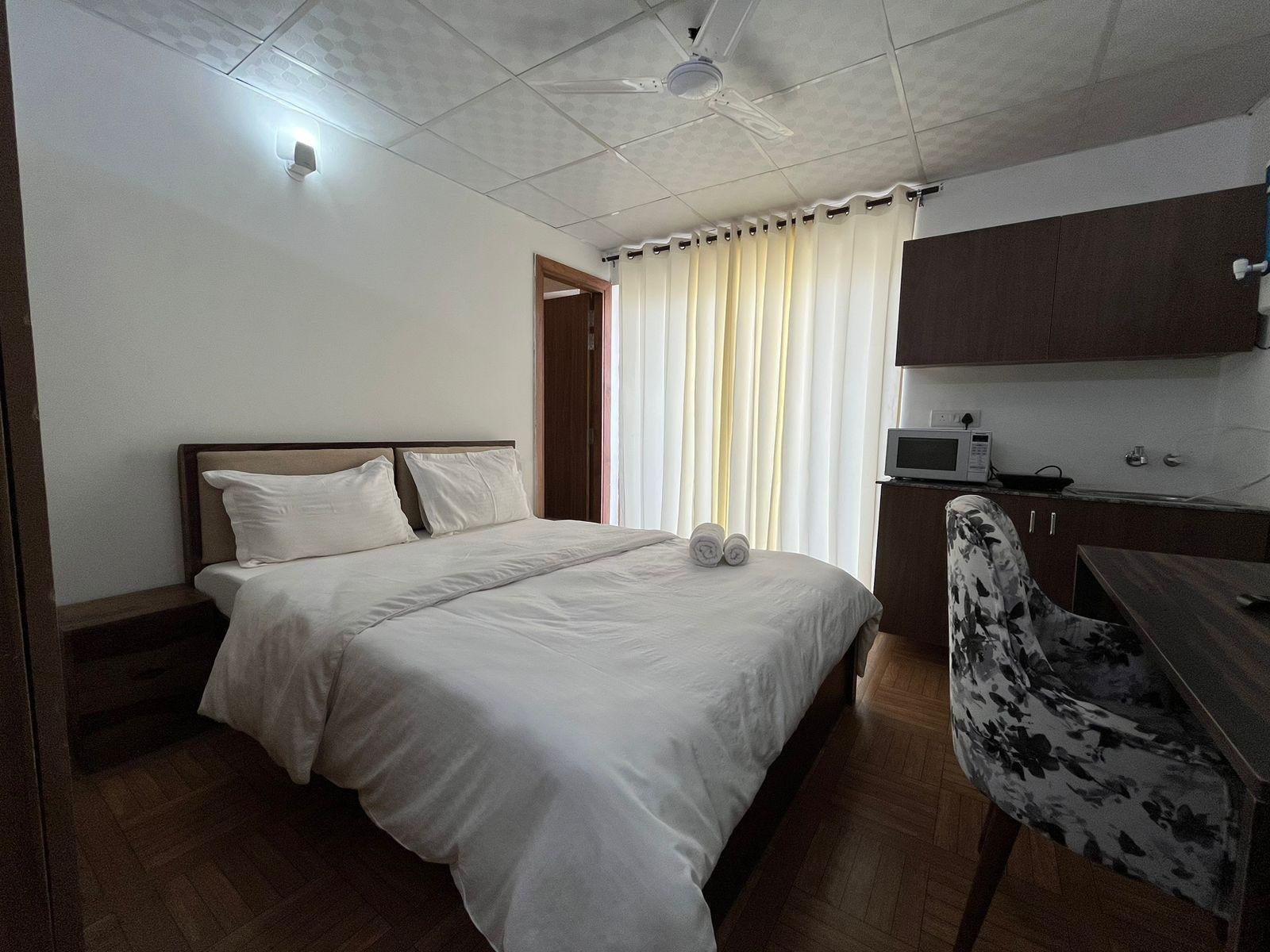 1RK FULLY Furnished Flat In Sector 43 Sushant lok 1 C -Block Gurgaon Haryana