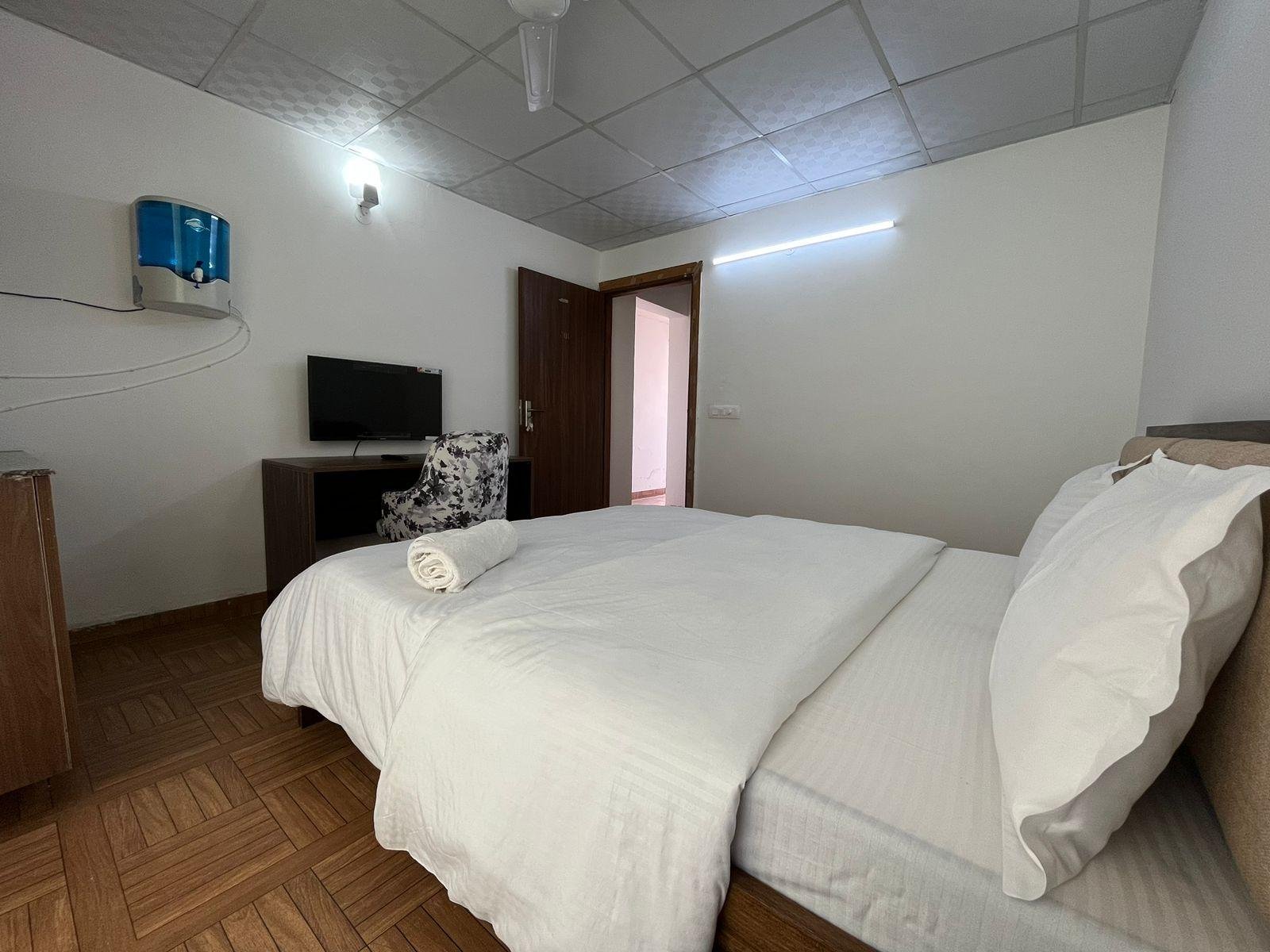 1RK FULLY Furnished Flat In Sector 43 Sushant lok 1 C -Block Gurgaon Haryana