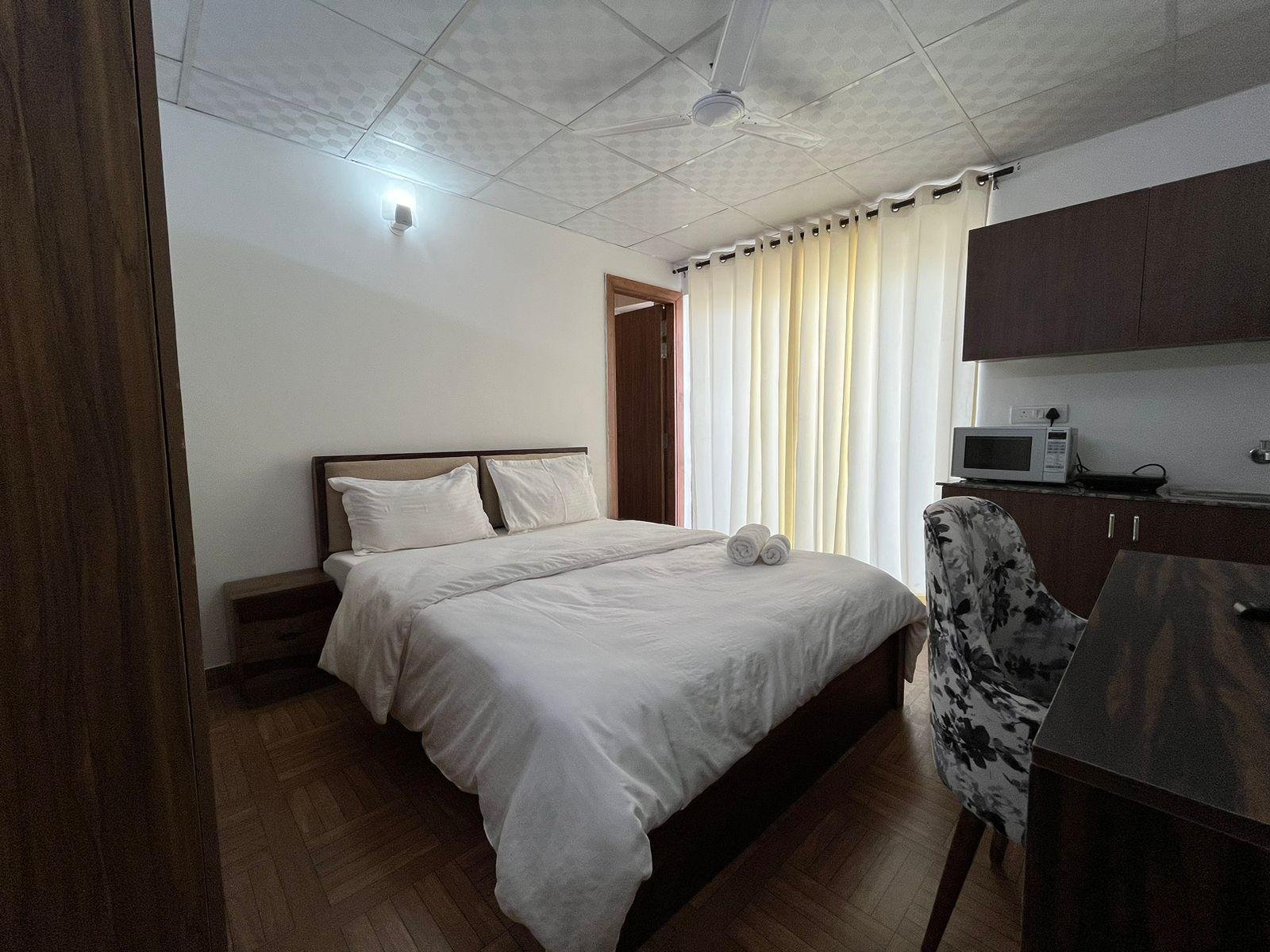 1RK FULLY Furnished Flat In Sector 43 Sushant lok 1 C -Block Gurgaon Haryana