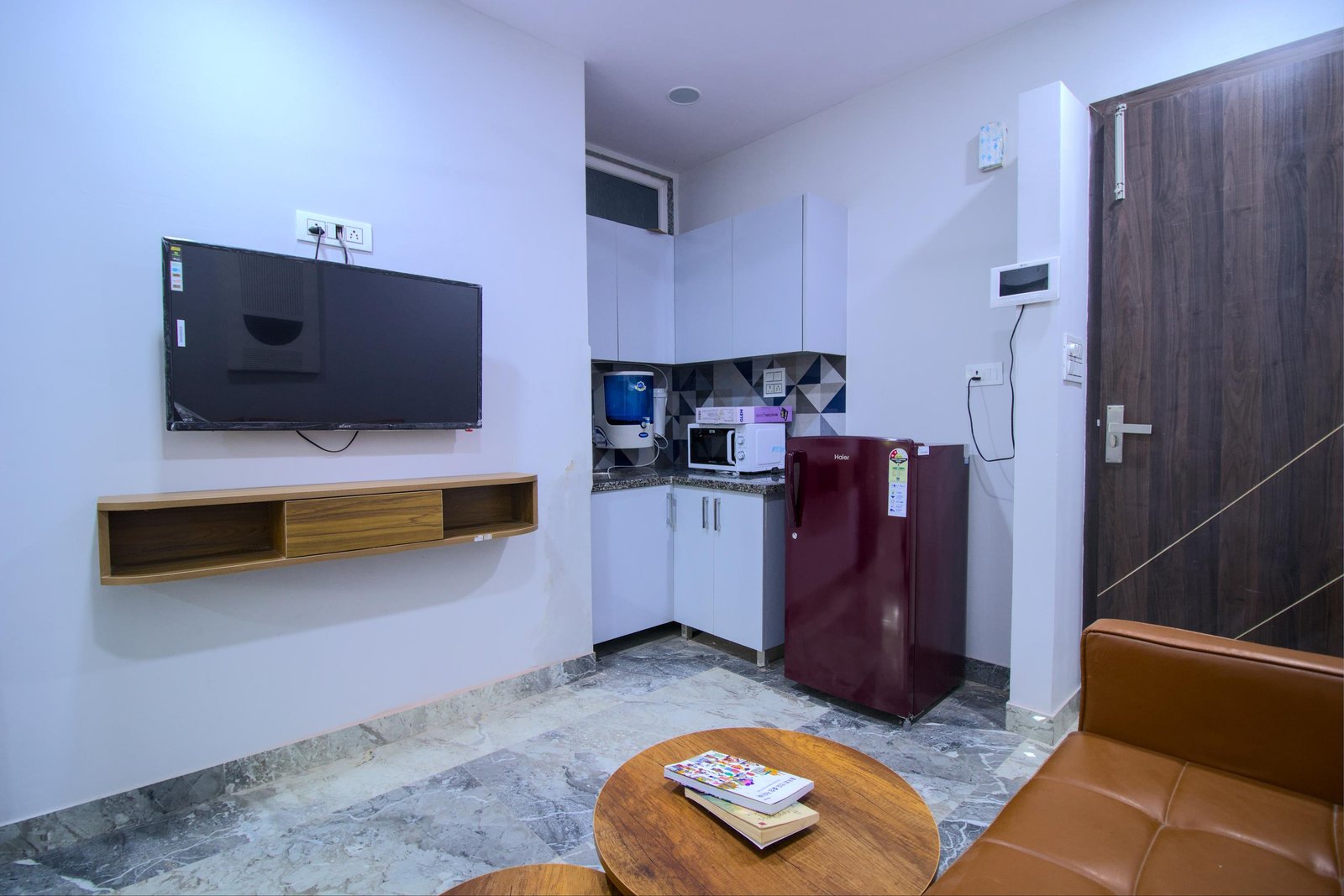 1BHK FULLY Furnished Flat In Sector 43 Sushant lok 1 C Block