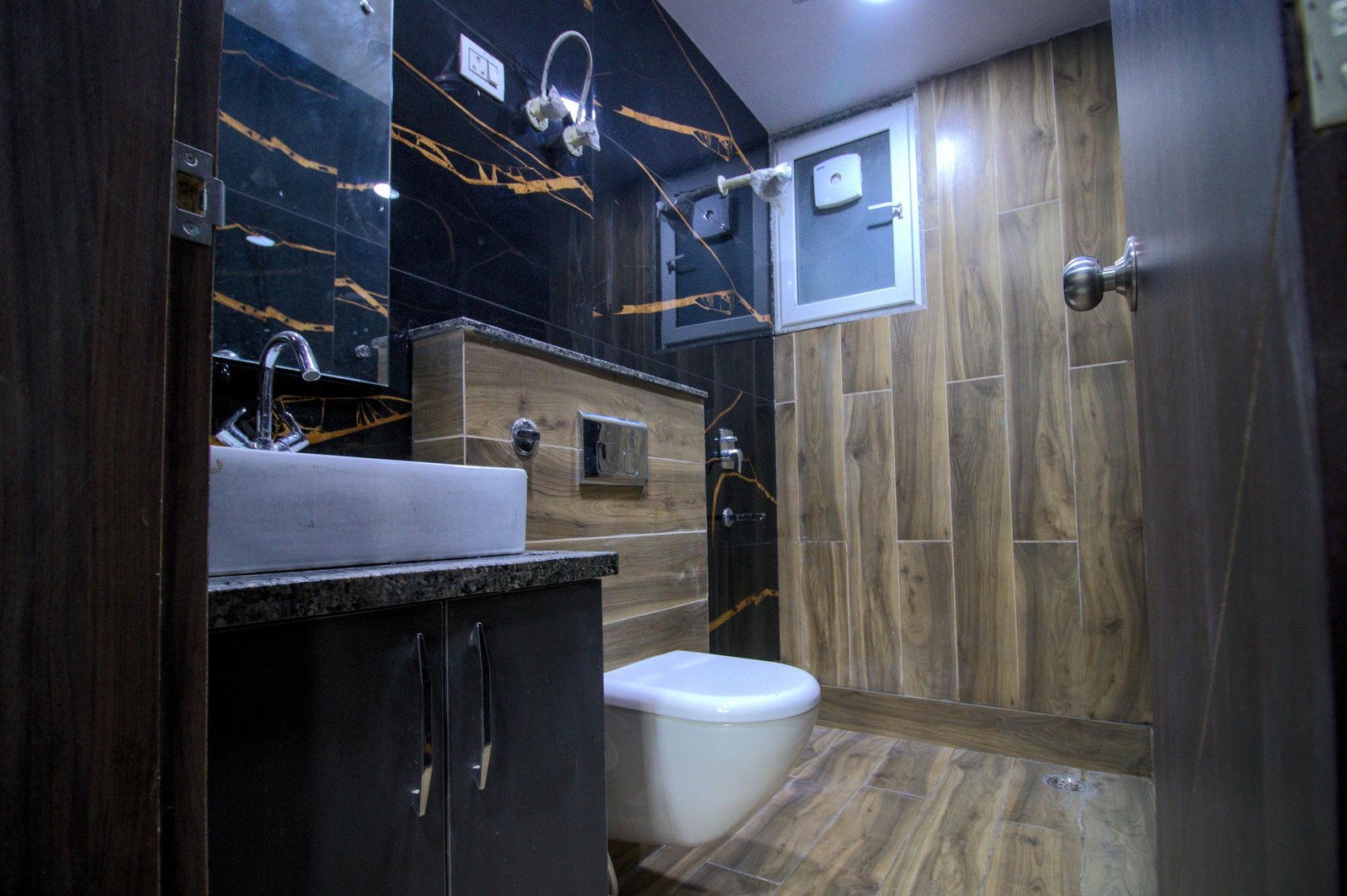 1BHK FULLY Furnished Flat In Sector 43 Sushant lok 1 C Block