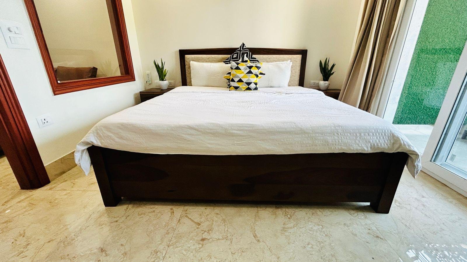 1BHK FULLY Furnished Flat In Sector 43 Sushant lok 1 C -Block Gurgaon Haryana