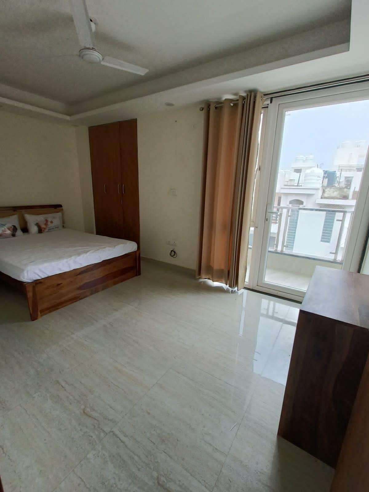 3BHK Fully furnished flat In Sector 43 Sushant lok 1 Gurgaon Haryana