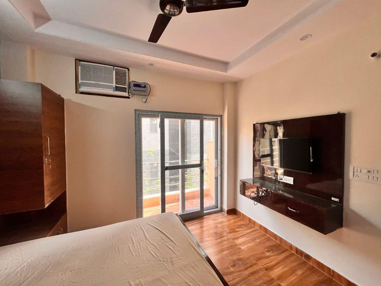 1BHK Fully furnished flat in sector 43 Gurgaon
