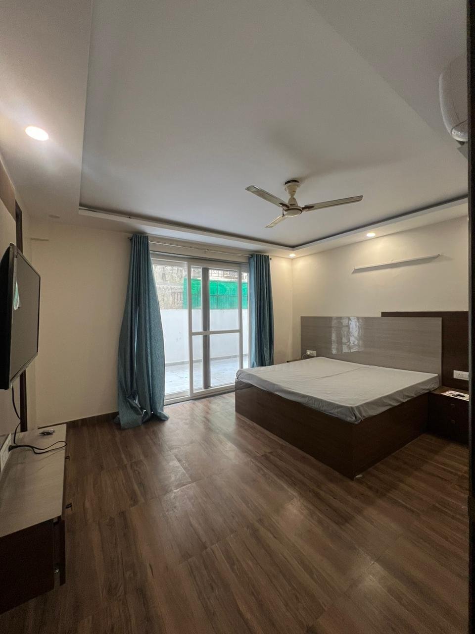 1bhk fully furnished flat in sector 43 Gurgaon Haryana