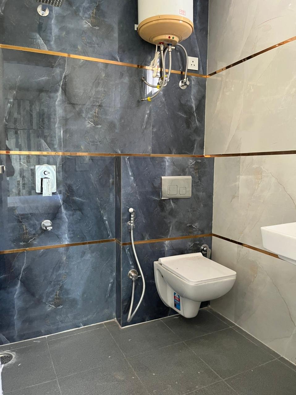 3BHK Fully furnished flat in sector 27 Gurgaon Haryana