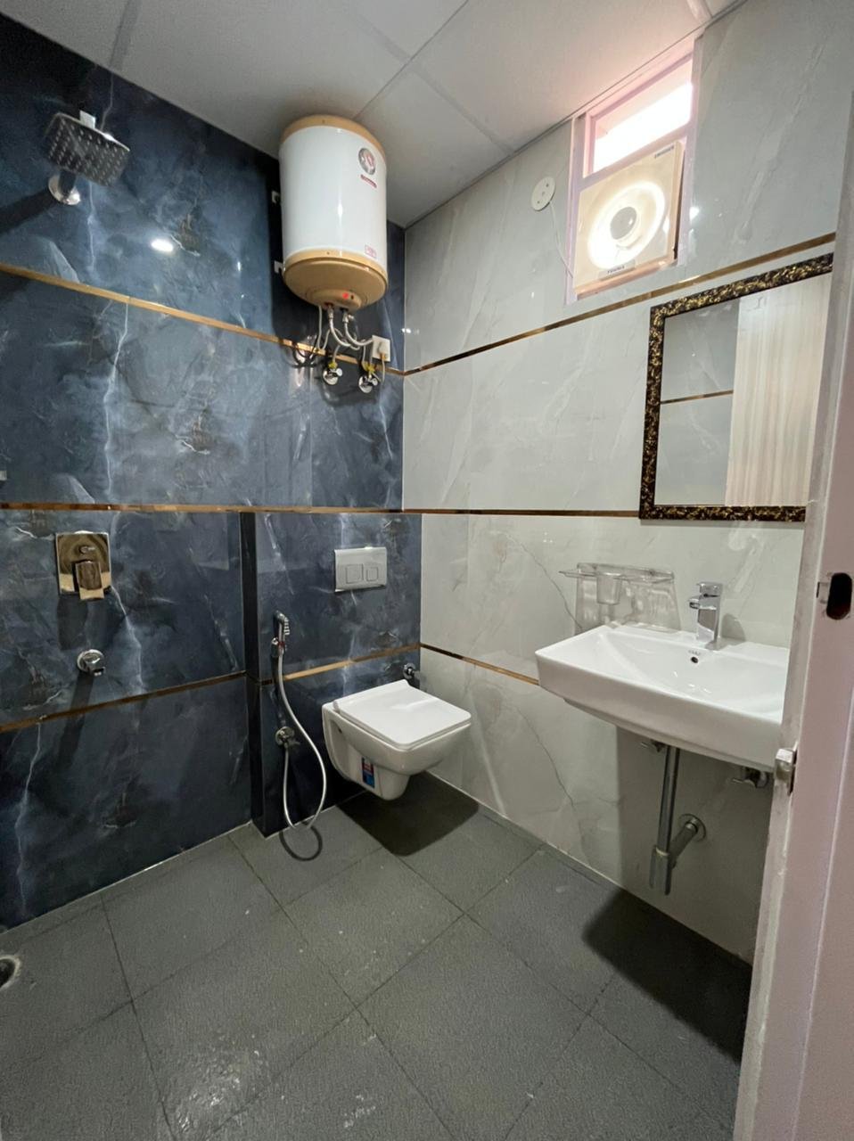 3BHK Fully furnished flat in sector 27 Gurgaon Haryana