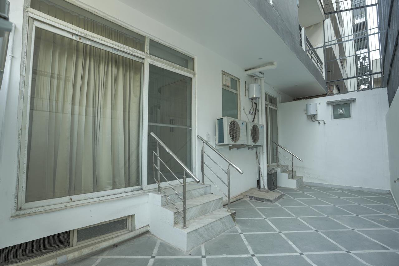 3BHK Fully furnished flat in sector 27 Gurgaon Haryana