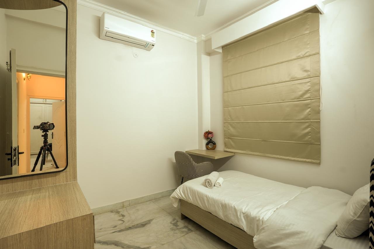 3BHK Fully furnished flat in sector 27 Gurgaon Haryana