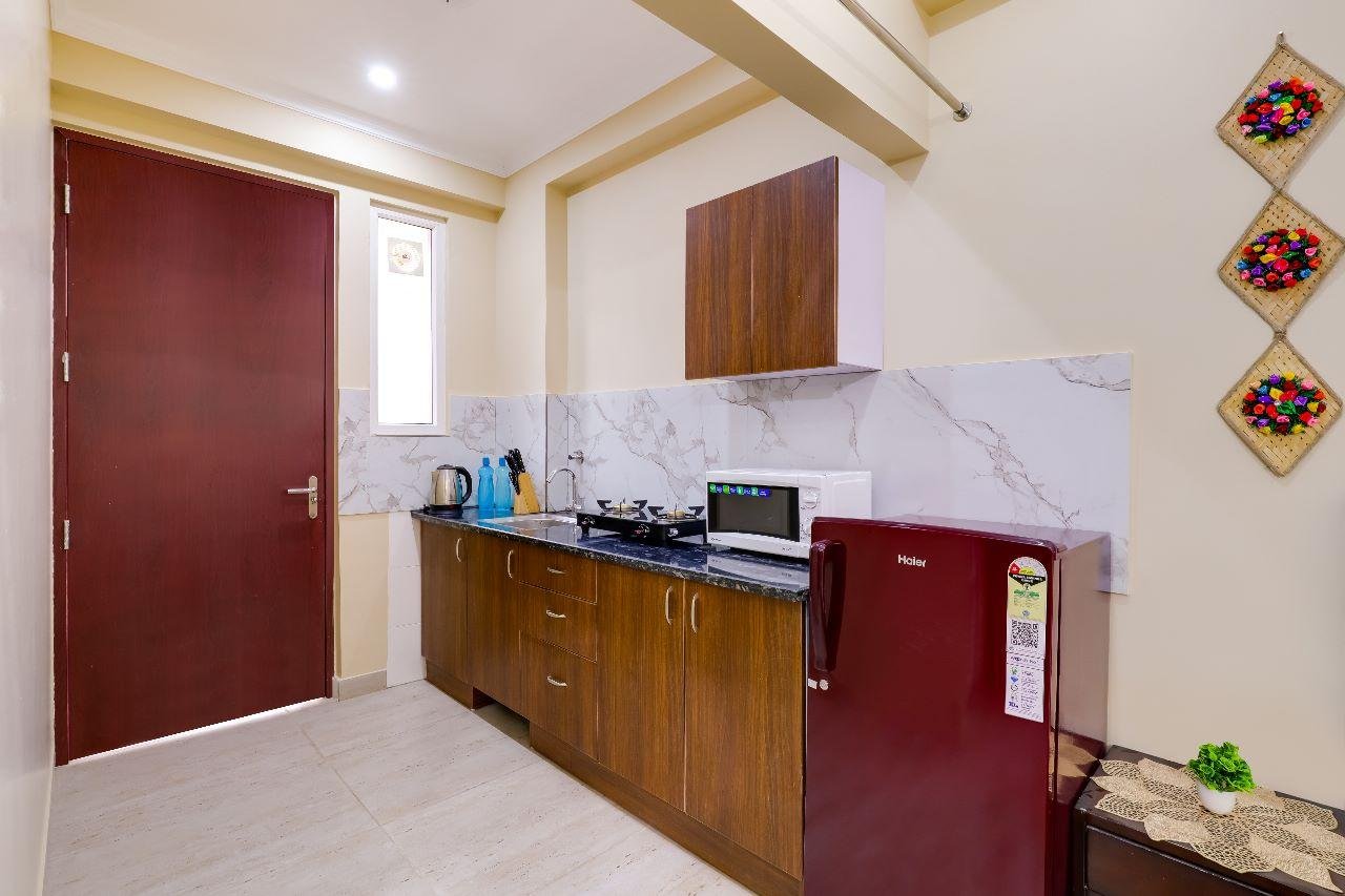 1 RK Fully Furnished Flat  Sector 27, DLF Phase 4, Gurgaon, Haryana