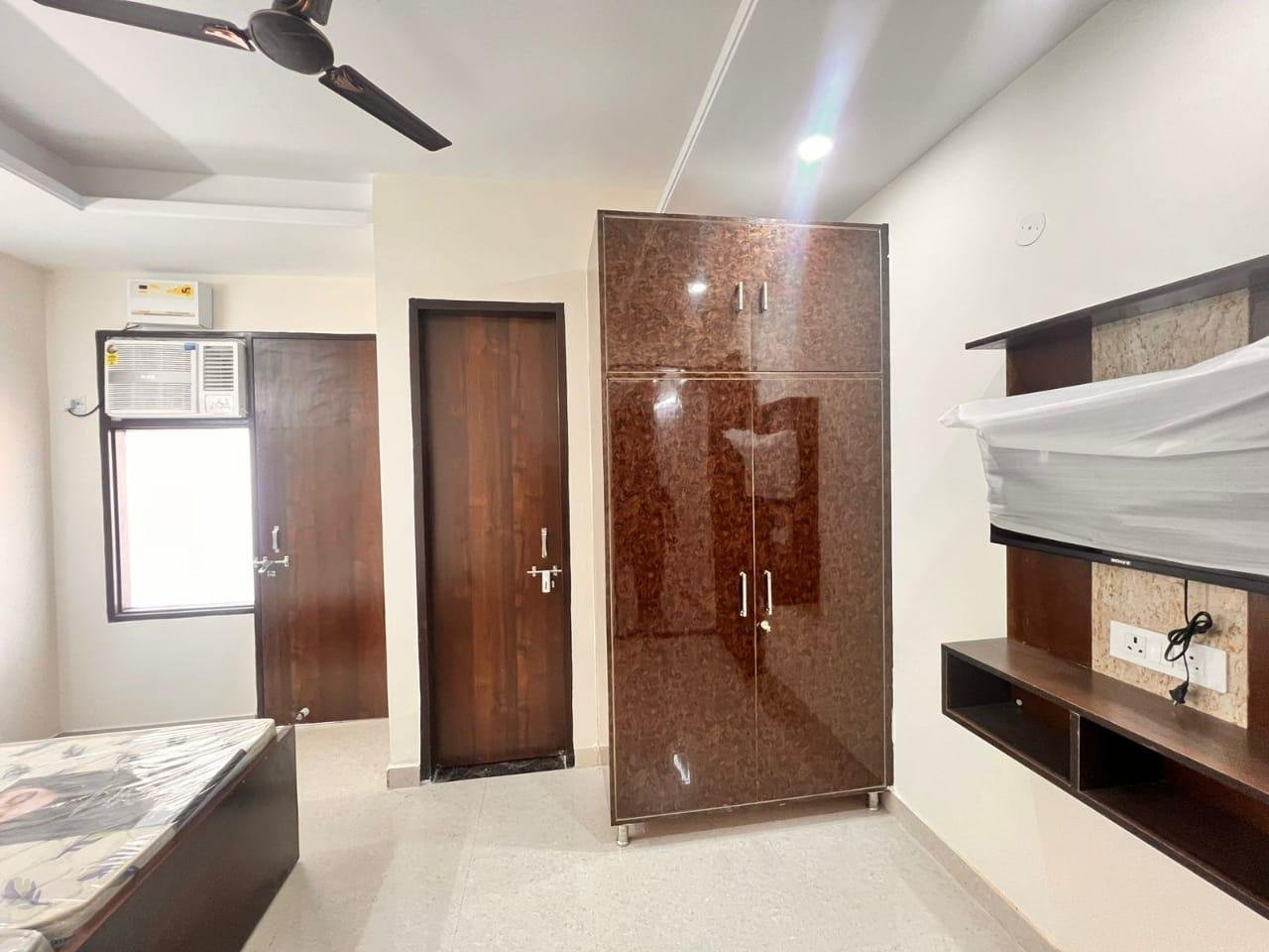 1BHK Fully Furnished Floor available for rent in Sector 55, Gurgaon
