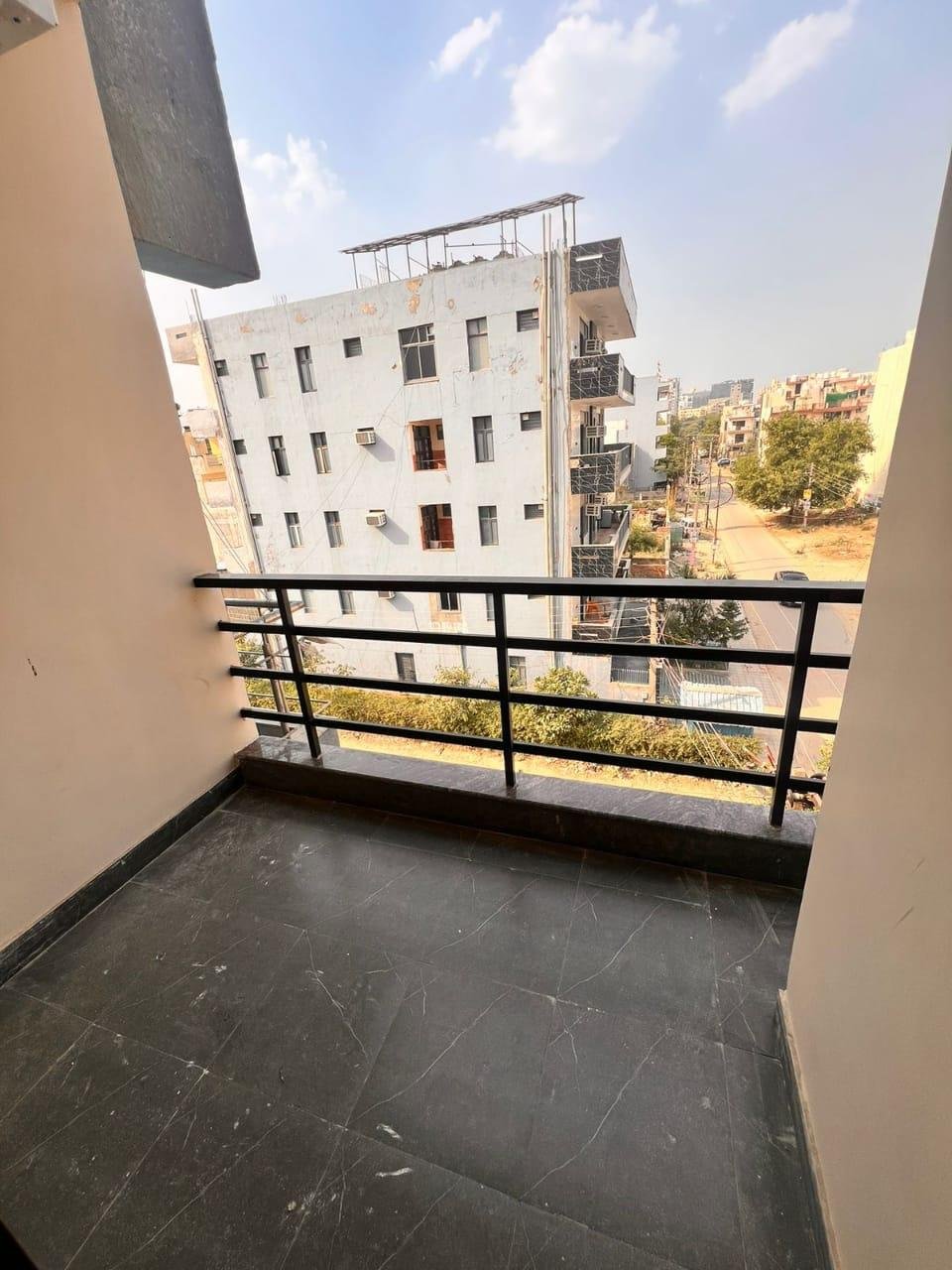 1BHK FULLY FURNISED Flat IN   Sector 52 Gurgaon