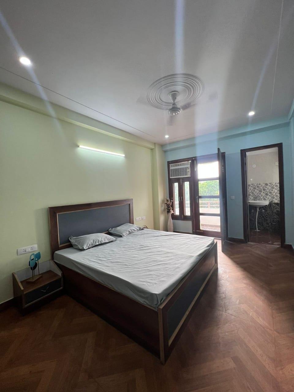 1BHK FULLY FURNISED Flat IN   Sector 52 Gurgaon