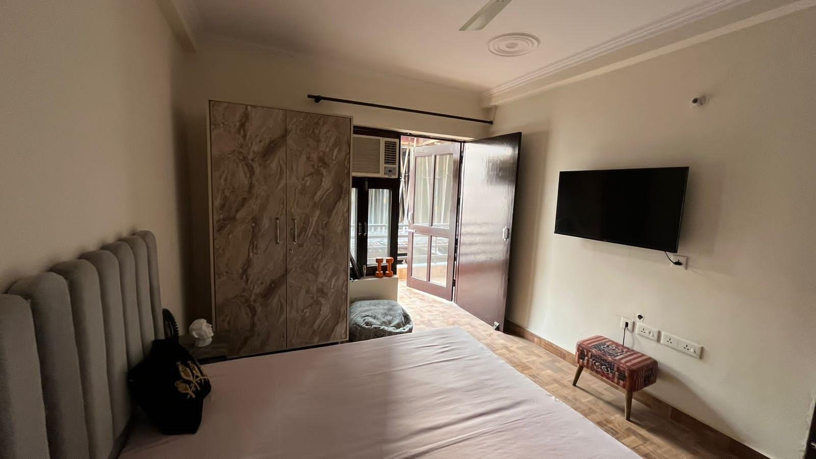 2BHK Fully Furnished Floor  in Sector 53, DLF Exclusive Floors, Gurgaon