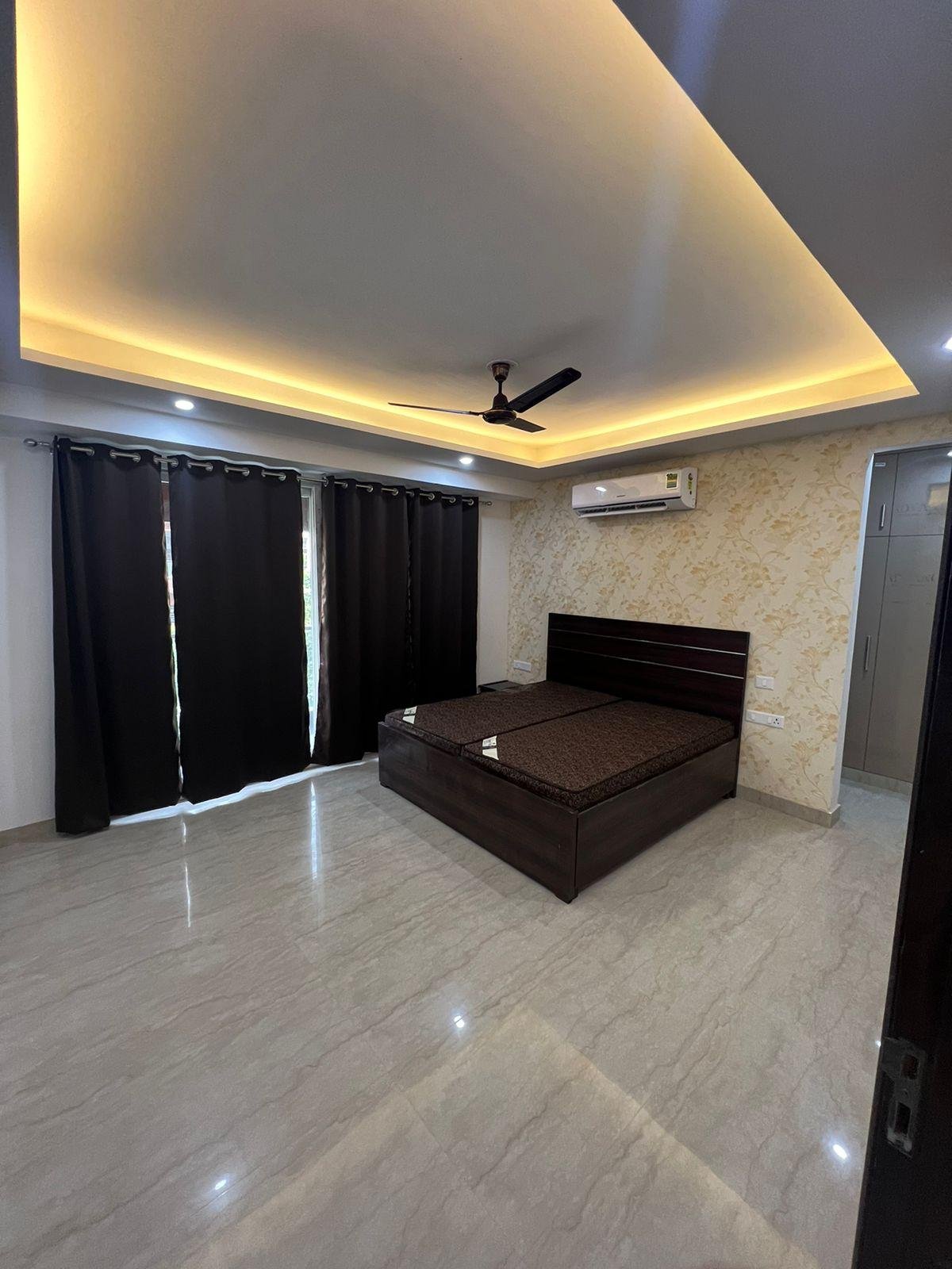 2 BHK Fully Furnished Flat in Sector 52 Gurgaon,Haryana