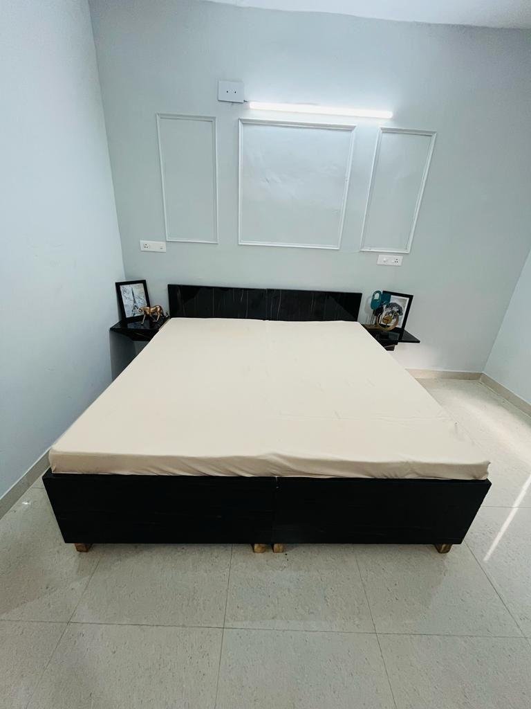 2BHK Fully Furnised flat in Sector 52 Gurgaon Haryana