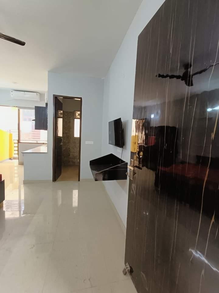 1BHK  Fully Furnised Flat IN  Sector 52 Gurgaon Haryana