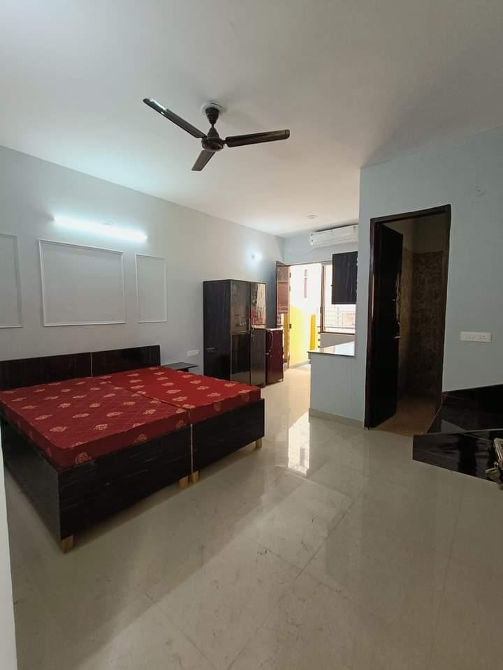 1BHK  Fully Furnised Flat IN  Sector 52 Gurgaon Haryana