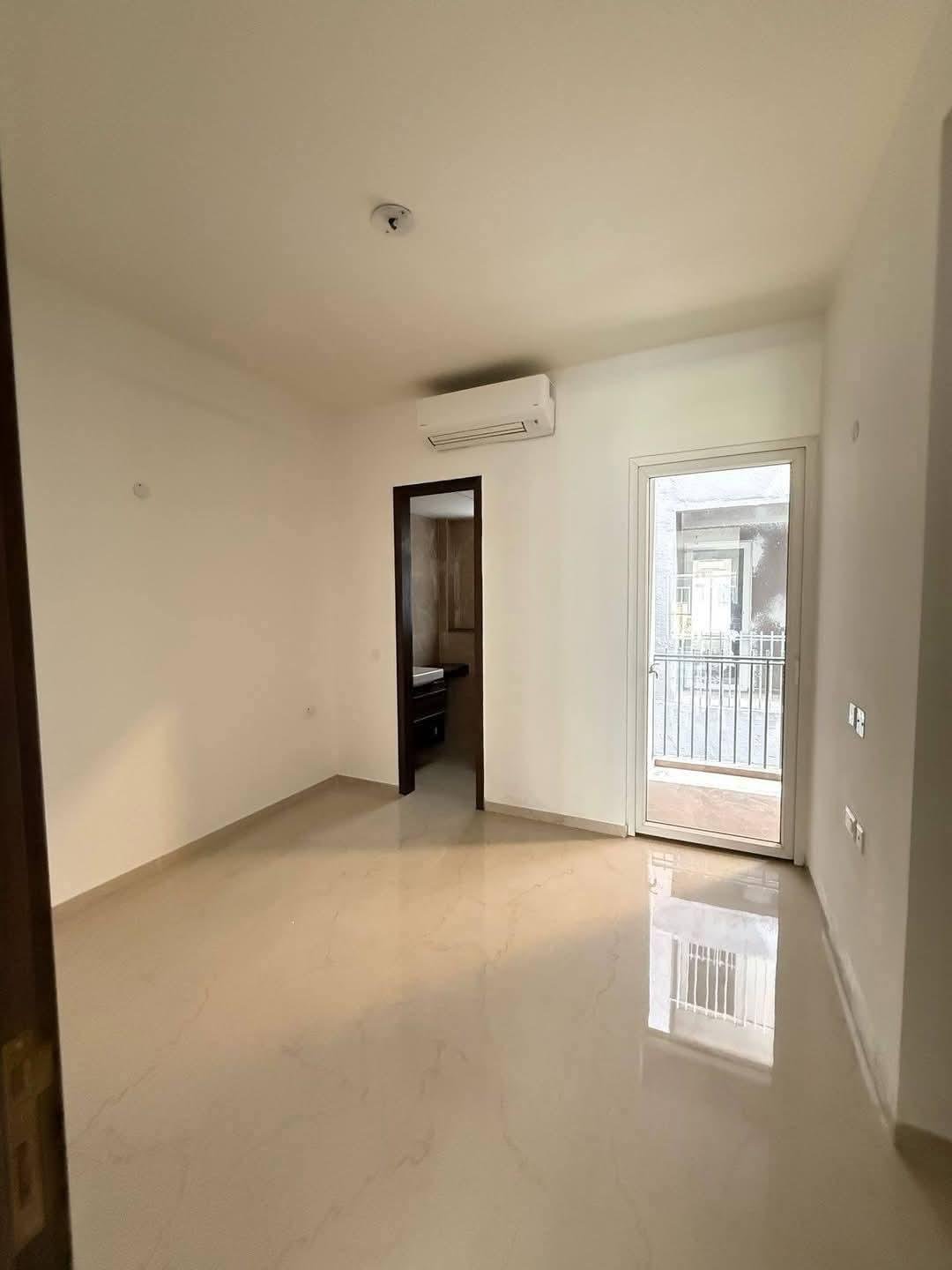 3bhk Semi frunished flat