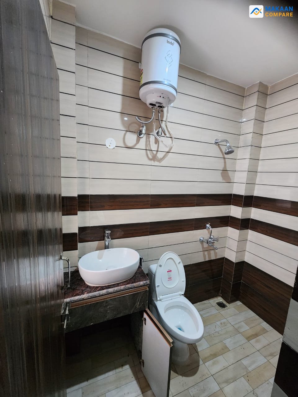 2 bhk semi furnished flat in sector 52