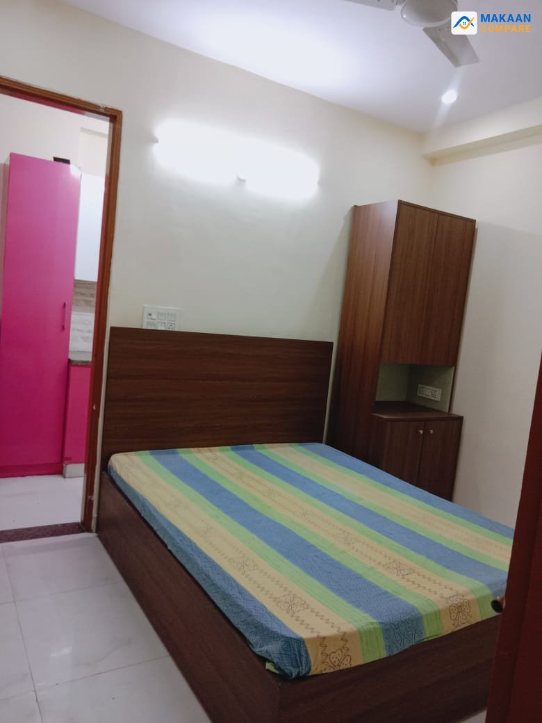 2 bhk fully furnished flat in sector 52
