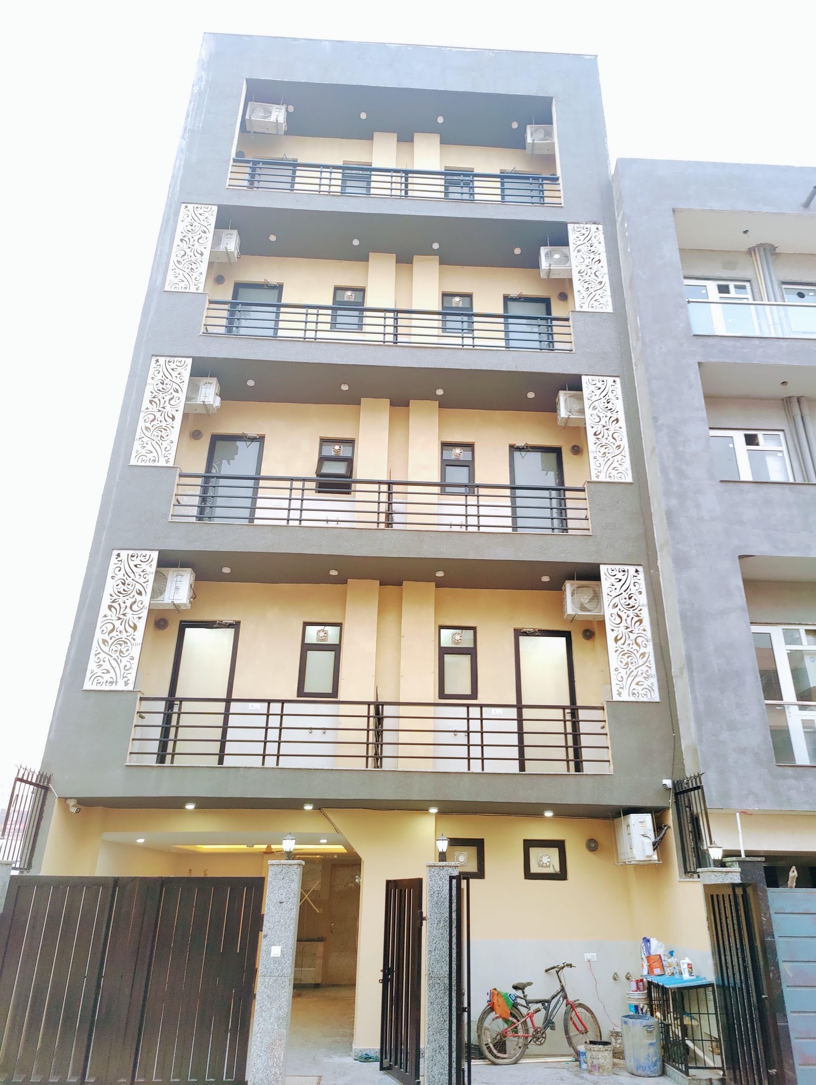 1Rk fully frunished in sector 52 Gurgoan