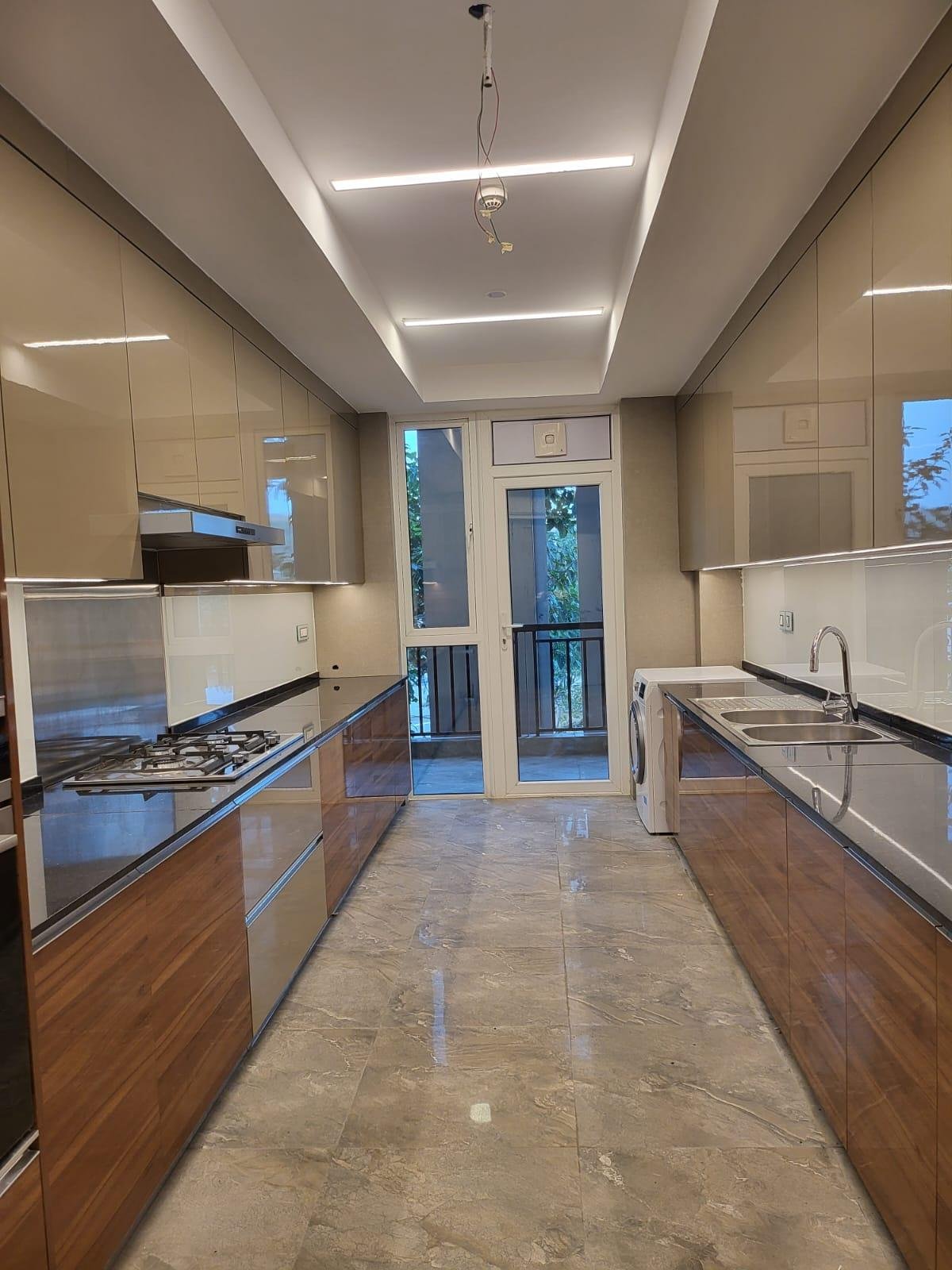 DLF Crest DLF Phase 5, Sector 54, Golf Course Road, Gurgaon.